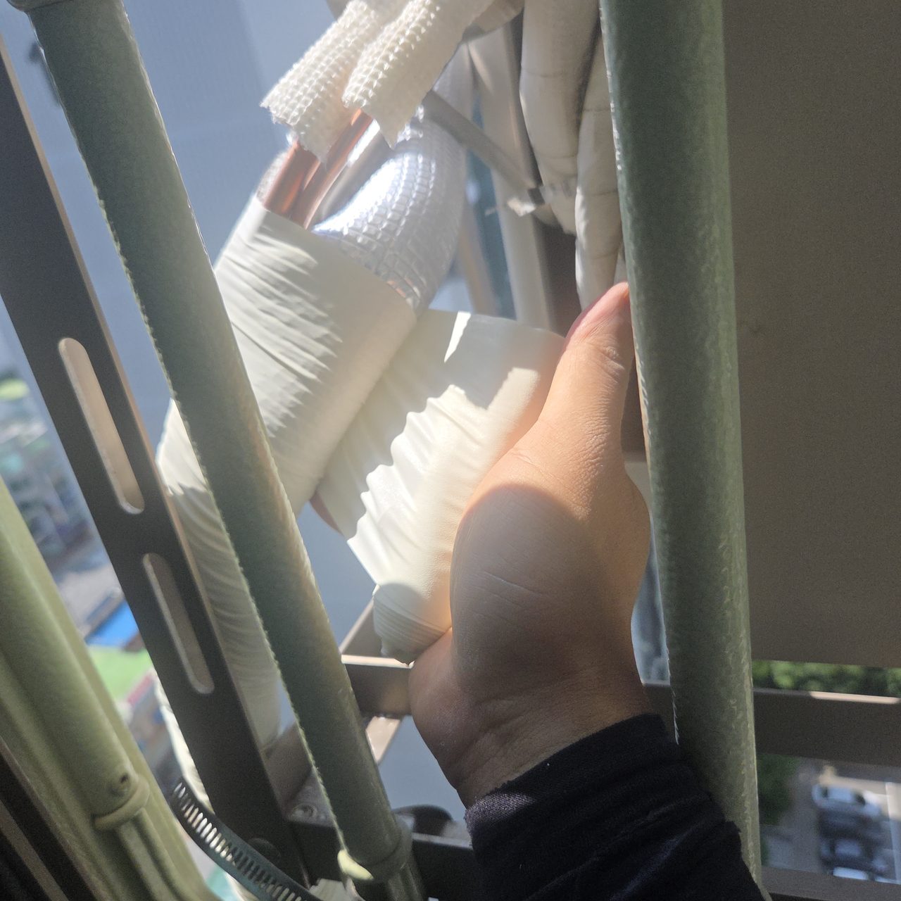 은박 보온재 위 테이프 감기
