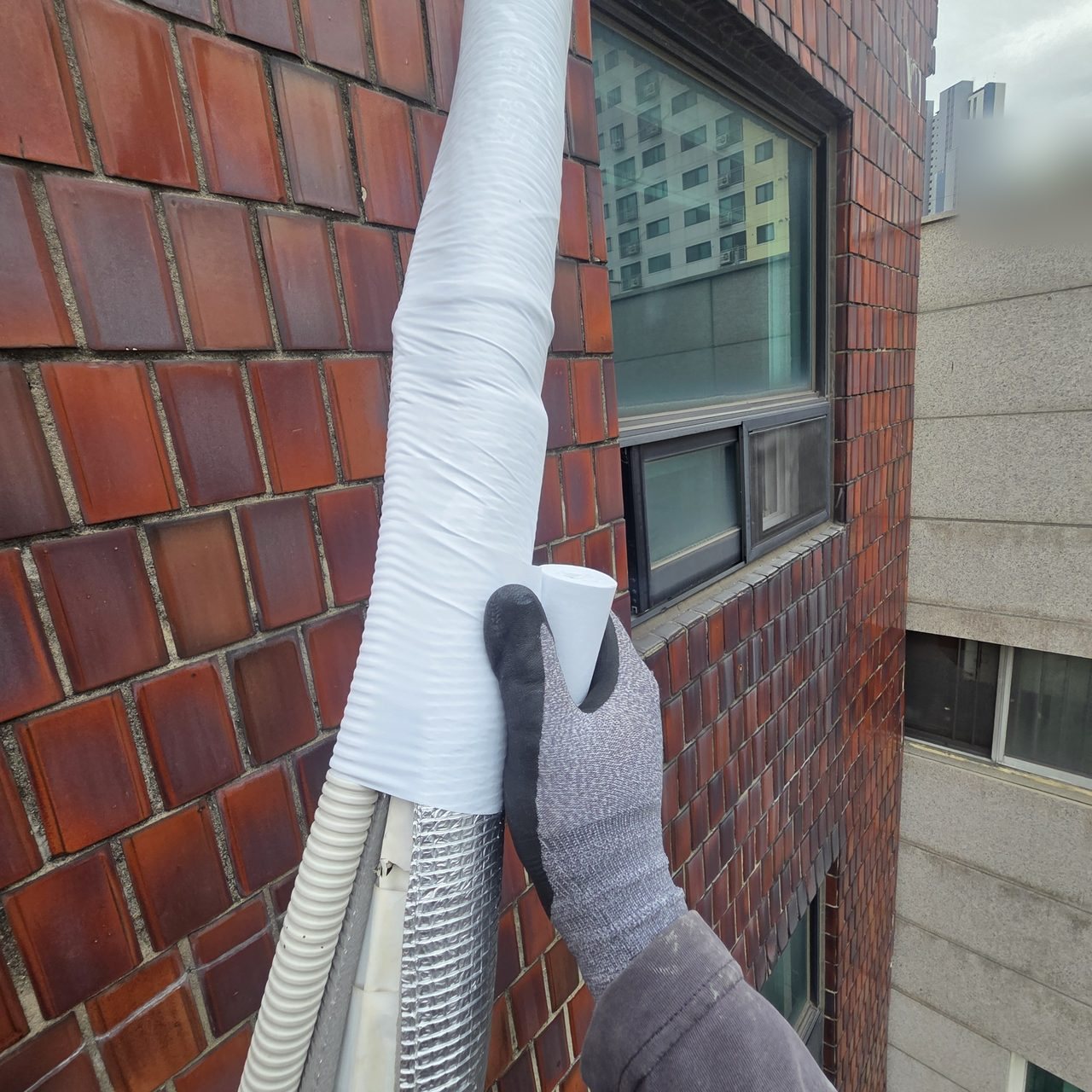 손으로 감아 올리는 이음부