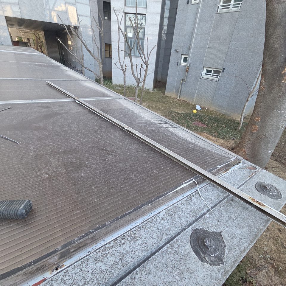 풀어 놓은 덮개바