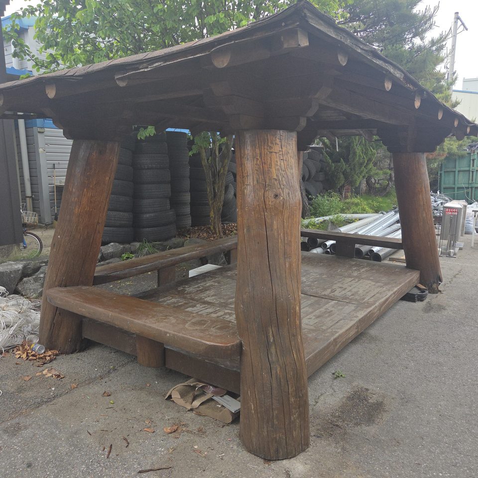 통나무 기둥 목조 파고라 철거