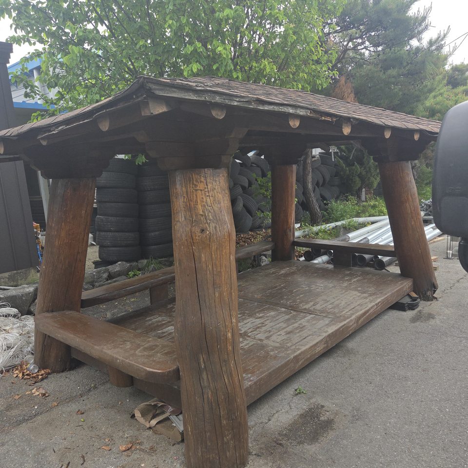 다른 쪽에서 본 파고라