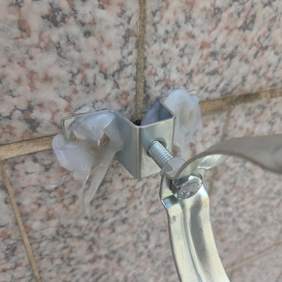 브라켓 피스 고정