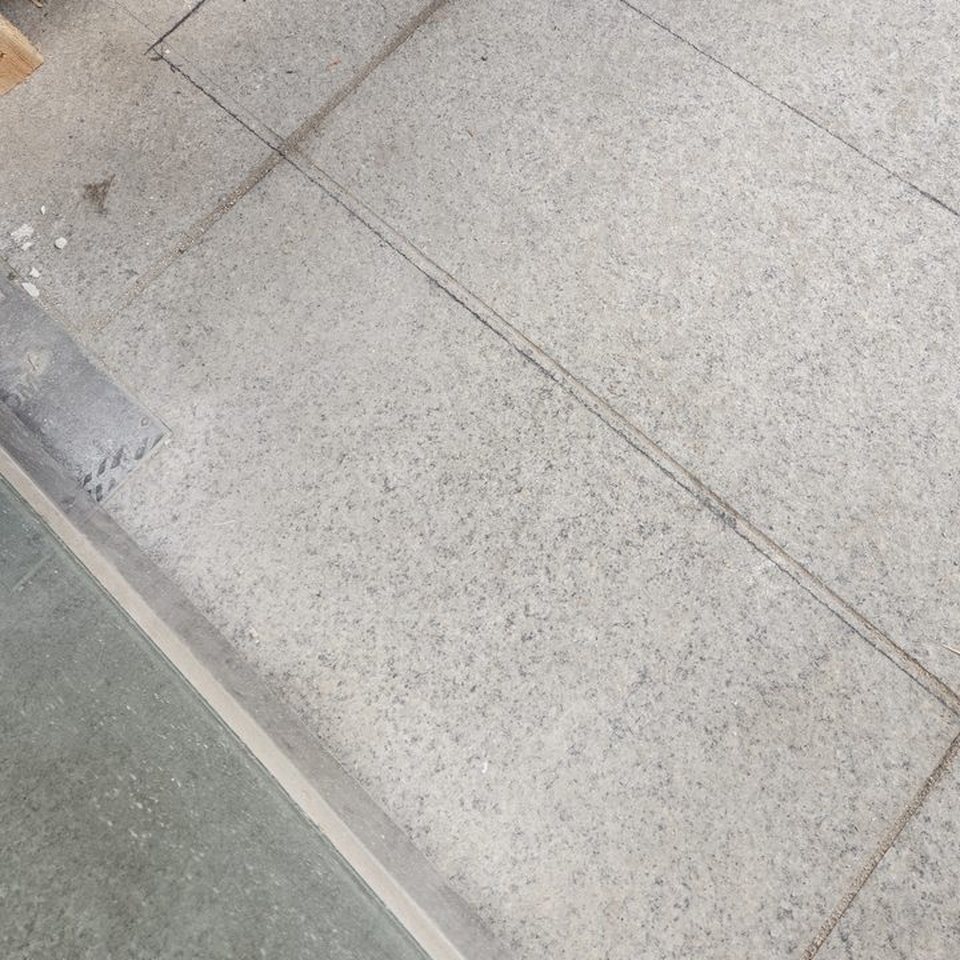 바닥에 그은 절단선