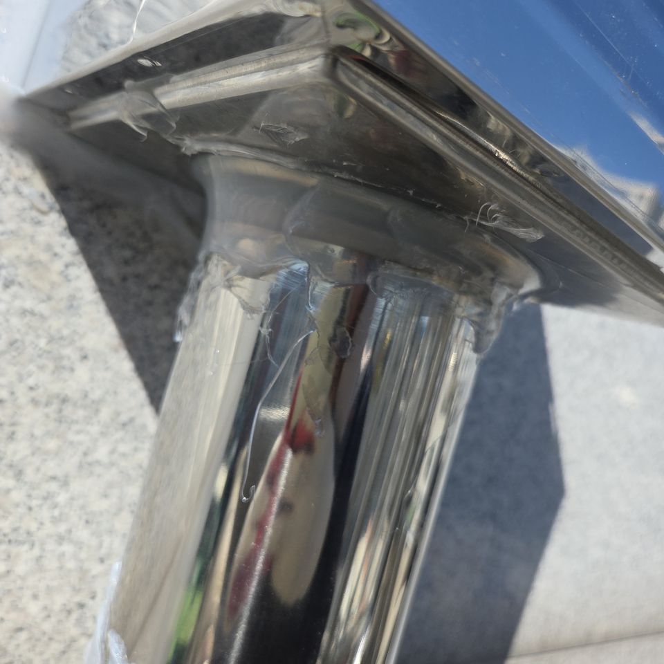 홈통 아래 관 연결부